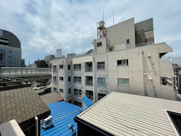 西窓外　エヴェナール江戸川橋