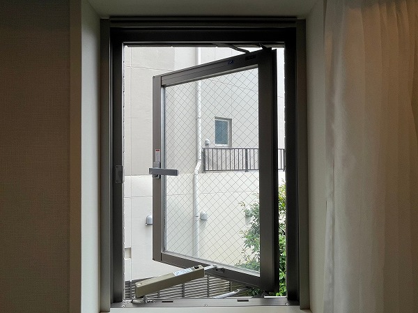 サンスタレ駒沢セカンドコート　小窓