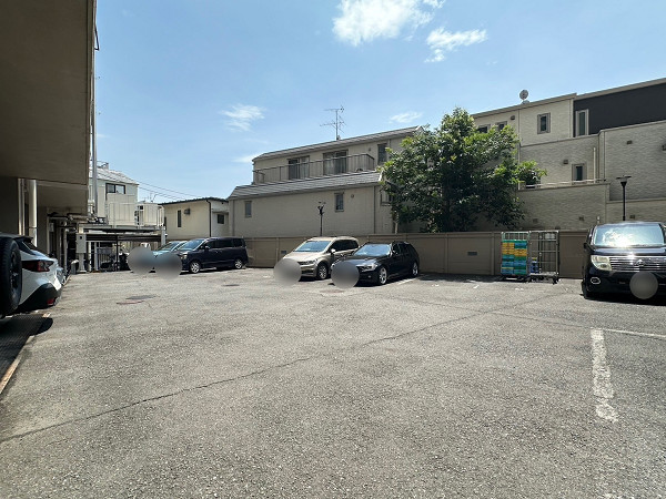 日生住宅三軒茶屋マンション　駐車場