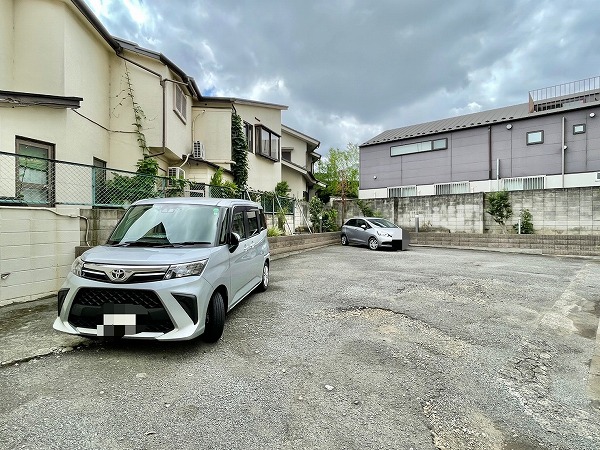 ハイツ上野毛　駐車場