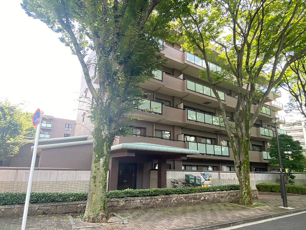 ヴェーゼント芦花公園　共用部　駐車場　駐輪場